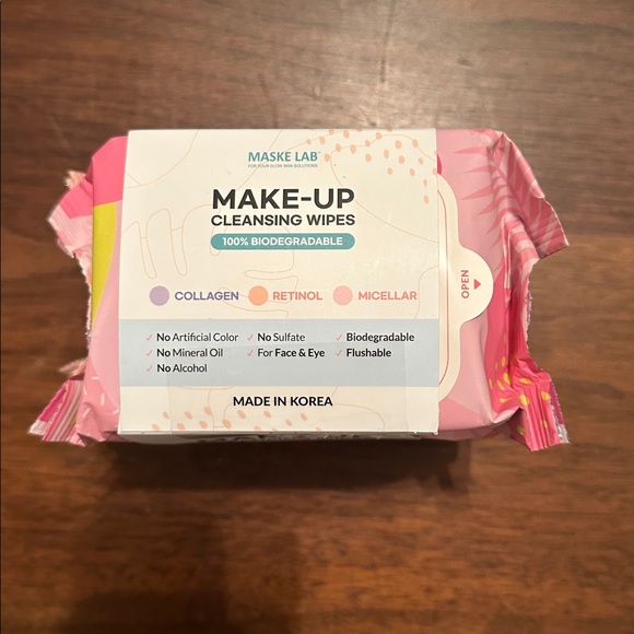 MASKE LAB | MAKE-UP CLEANSING WIPES 3-pack (30 sheets each) - Picture 2 of 3